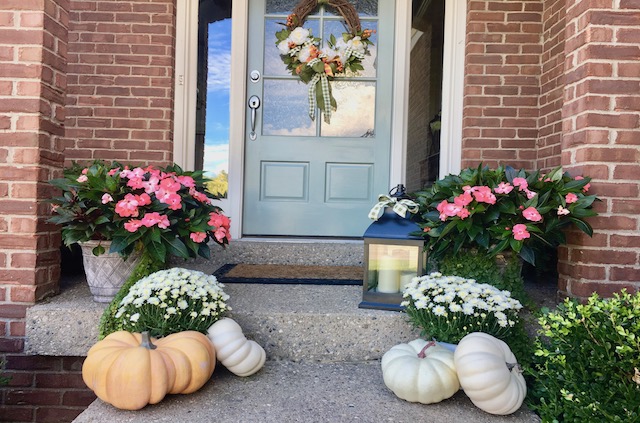fall-front-porch-with-summer-flowers