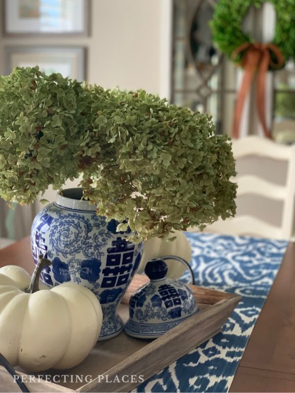 Fall Home Tour by Perfecting Places -- Fall Table