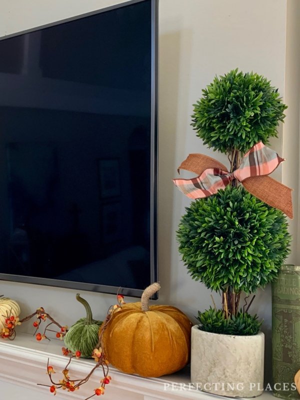 Fall Home Tour -- Mantel Decor