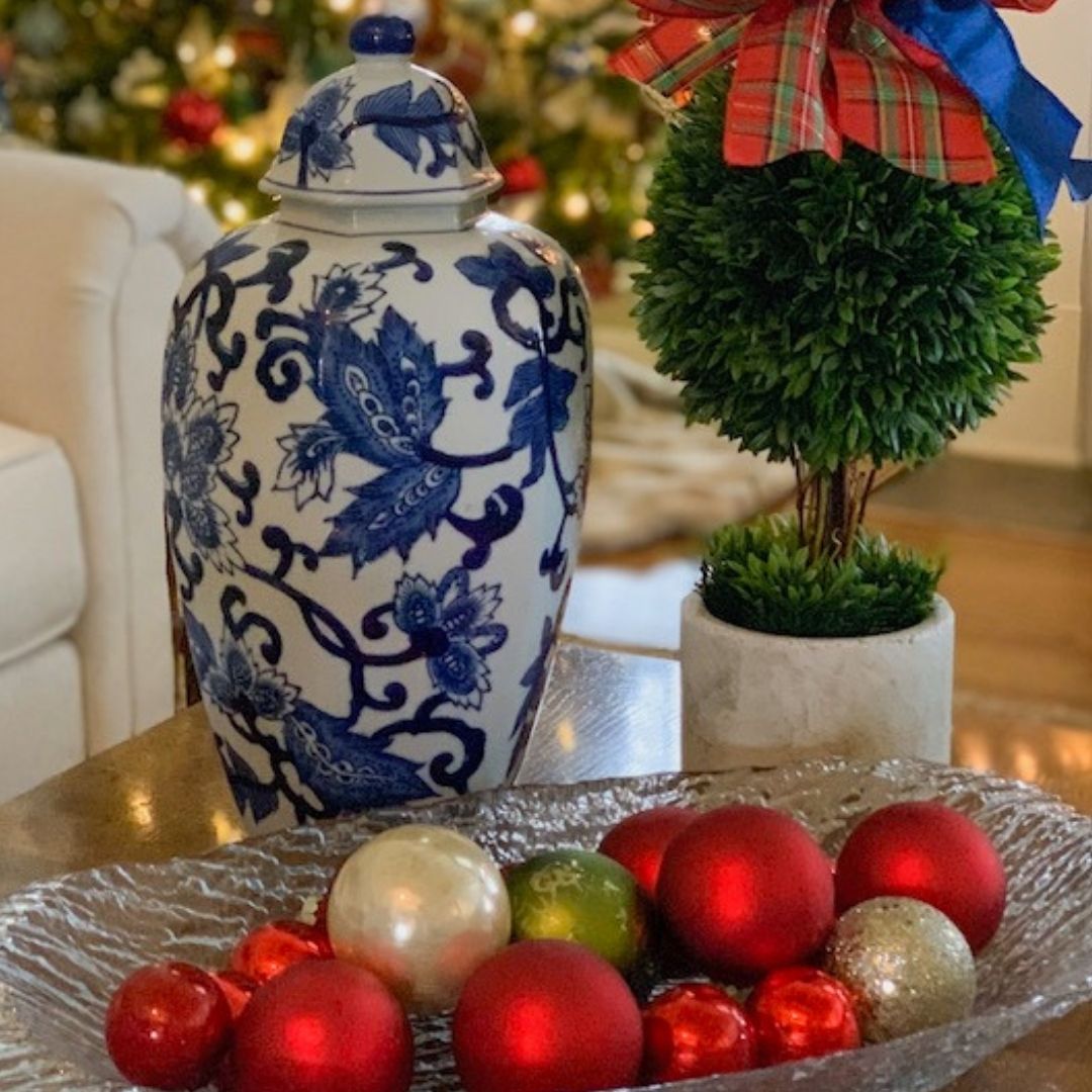 Four Basic Home Decor Accent Pieces for the Holidays