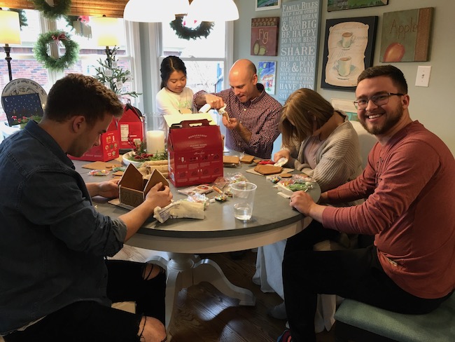 Decorating Gingerbread Houses