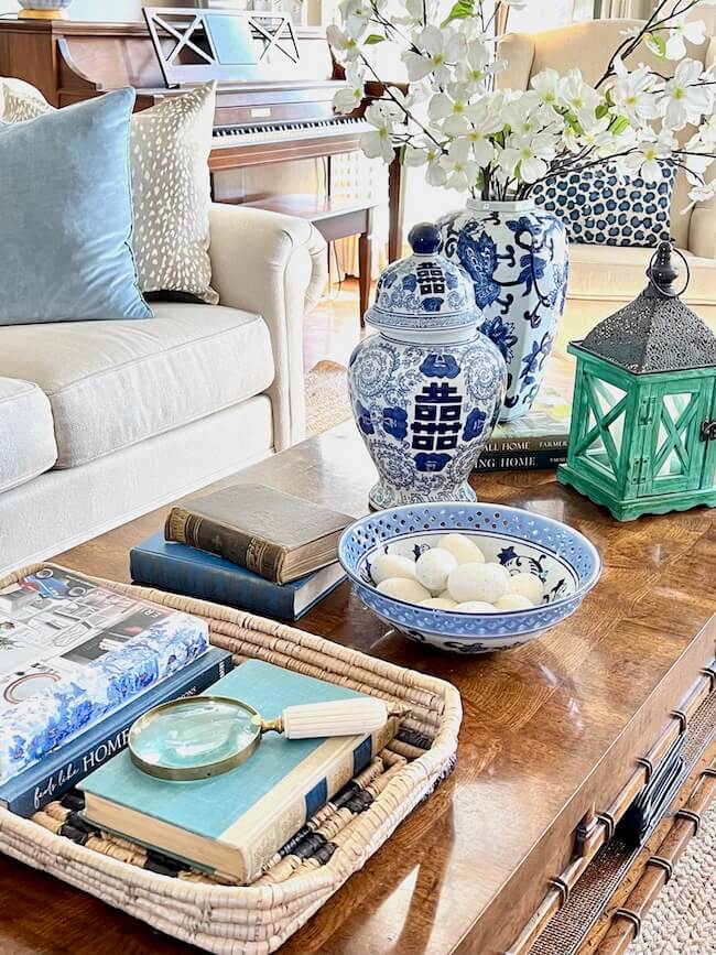 LIVING ROOM SPRING DECOR IN BLUE + WHITE