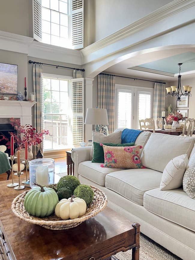 Fall Color scheme for fall decor in living room