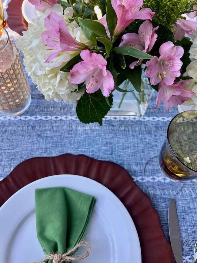 Summer table setting