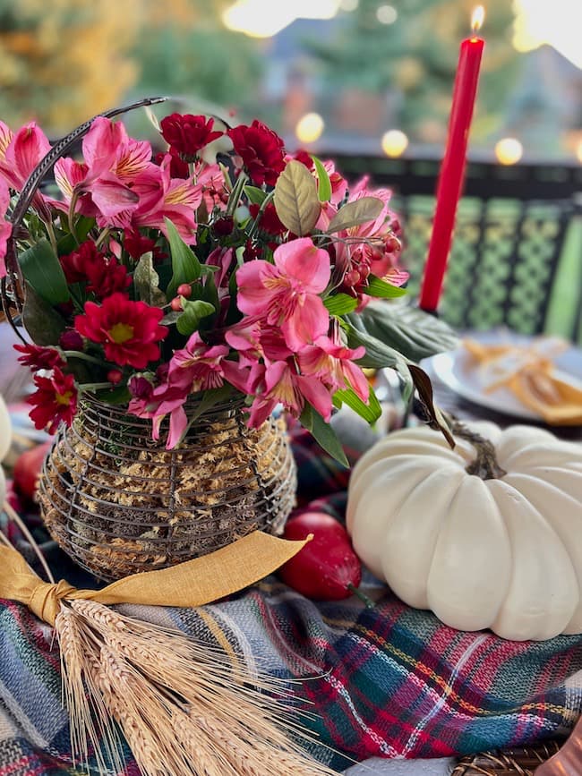 Pink and red centerpiece for Thanksgiving