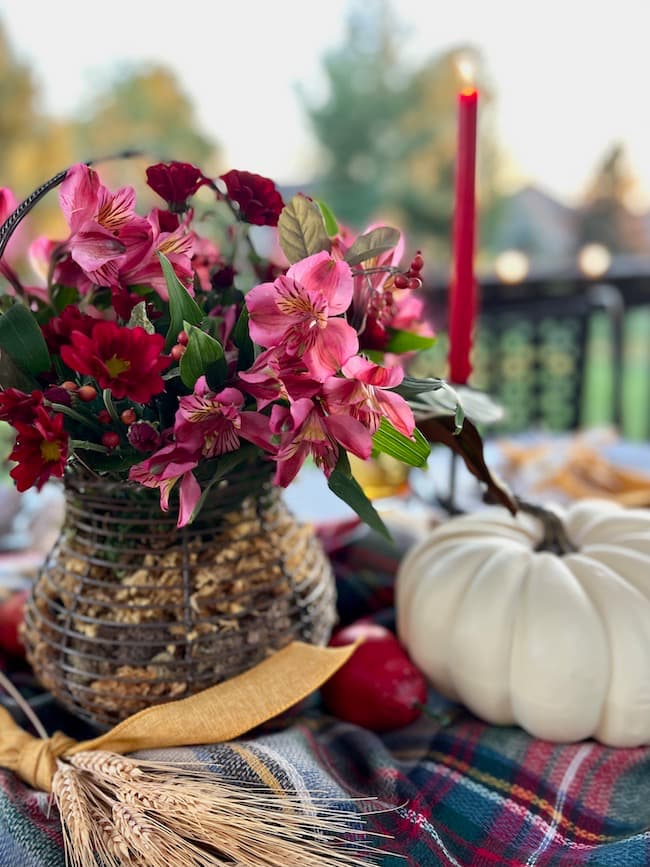 Pink and red centerpiece for Thanksgiving