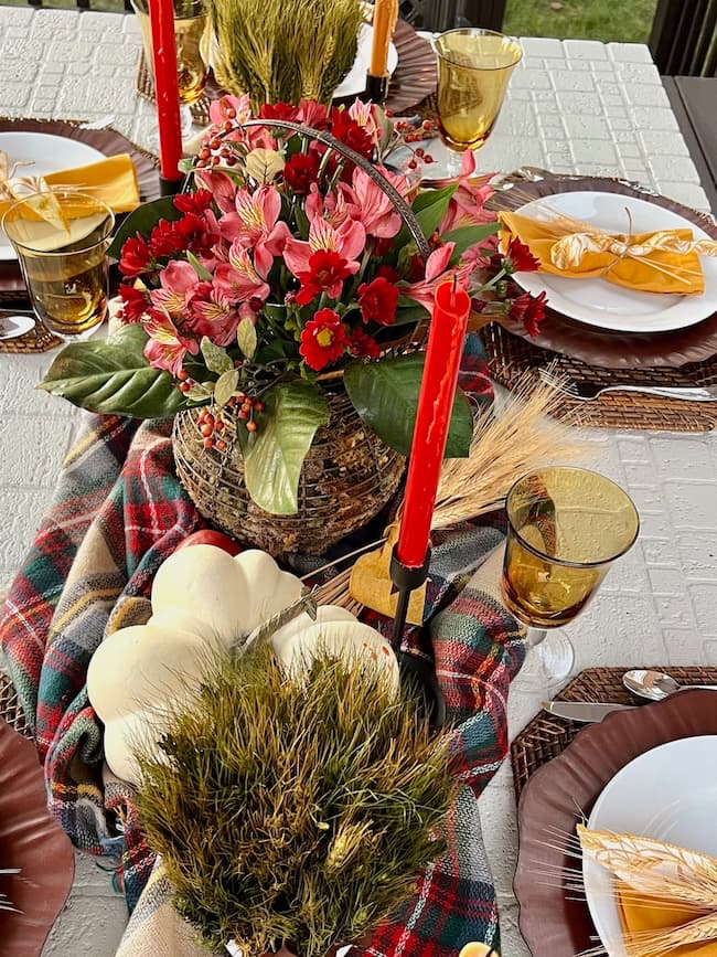 Easy DIY Thanksgiving Table Runner Idea