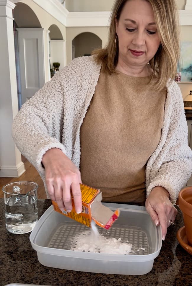 Add Baking Soda to the Water for the DIY Aged Pot