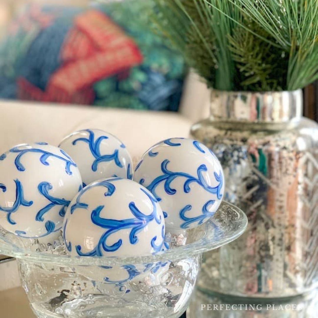 An Easy Chinoiserie Christmas Ornament to Make