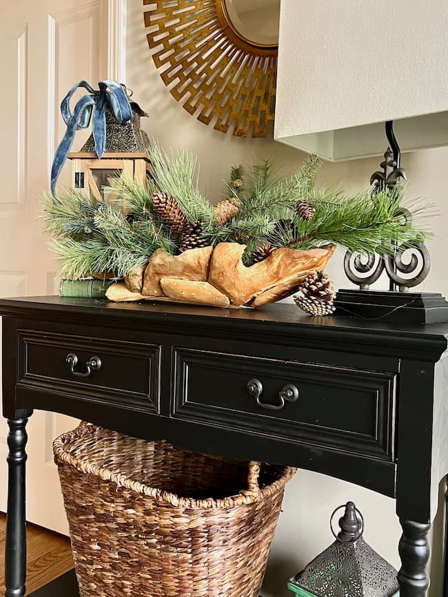 Winter decor ideas for foyer table