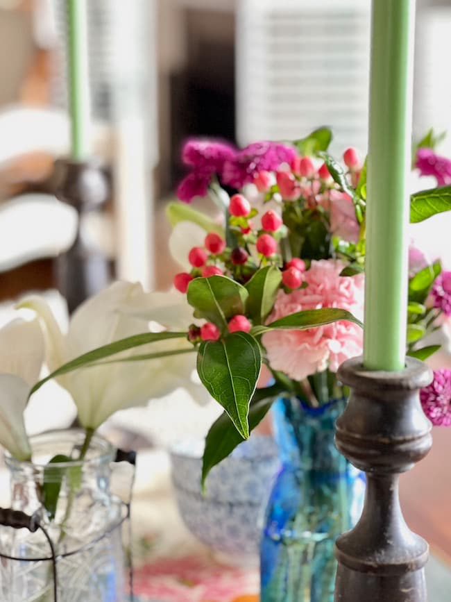 DIY Table centerpiece in blue, pink, and green