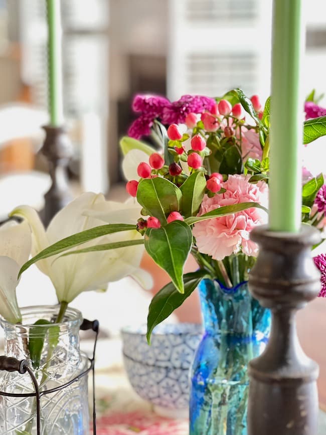 DIY Table centerpiece in blue, pink, and green