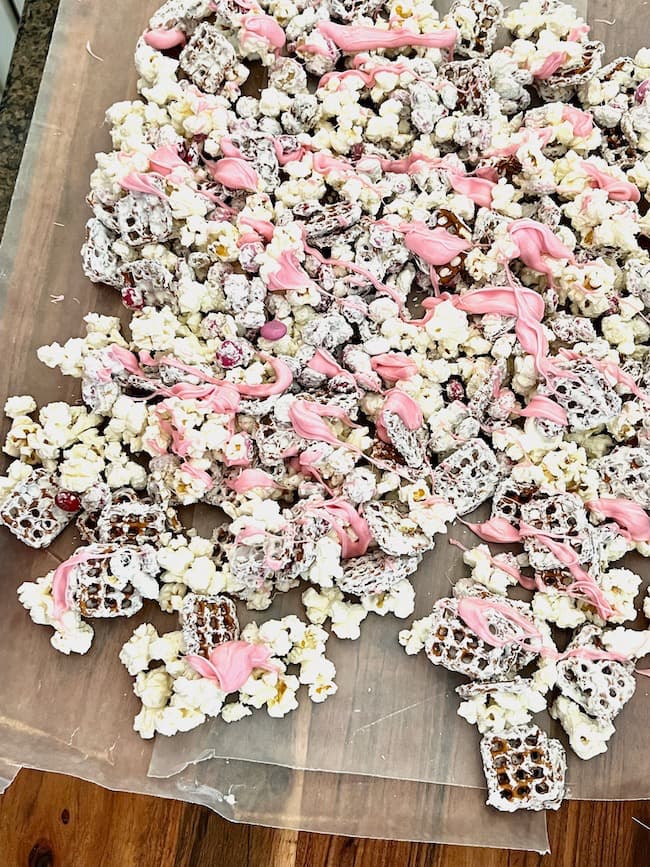 A Sweet and Salty Snack mix for Valentine's Day