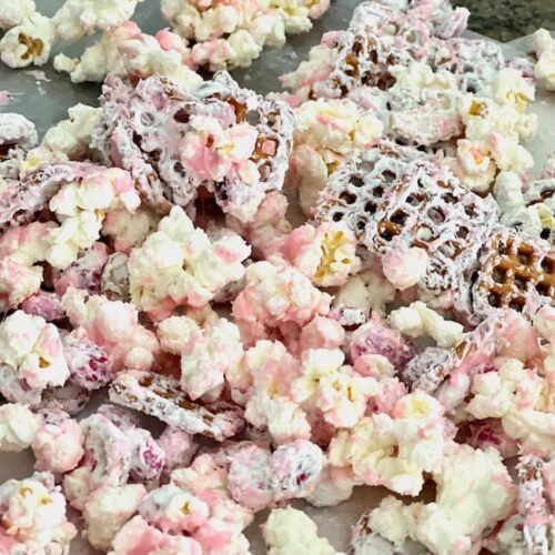A Sweet and Salty Snack mix for Valentine's Day