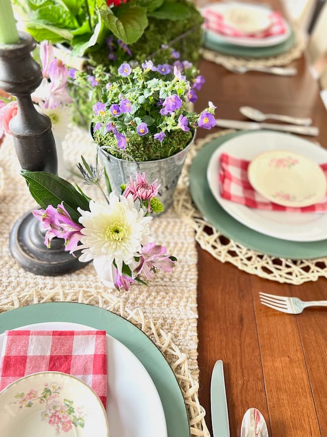 Mother's Day centerpiece and tablescape and place settings with pink and white plaid napkins