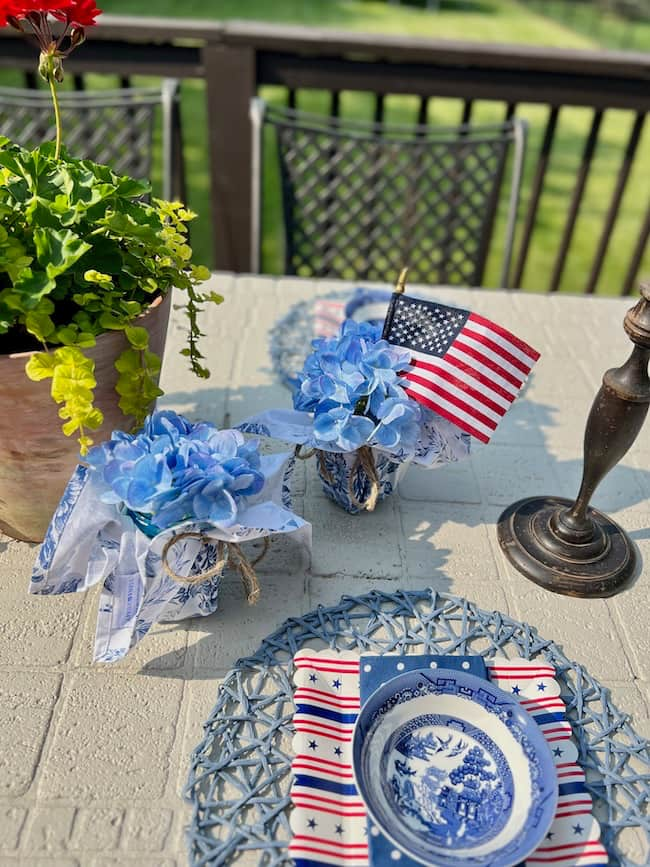 Patriotic tablescape with mason jars