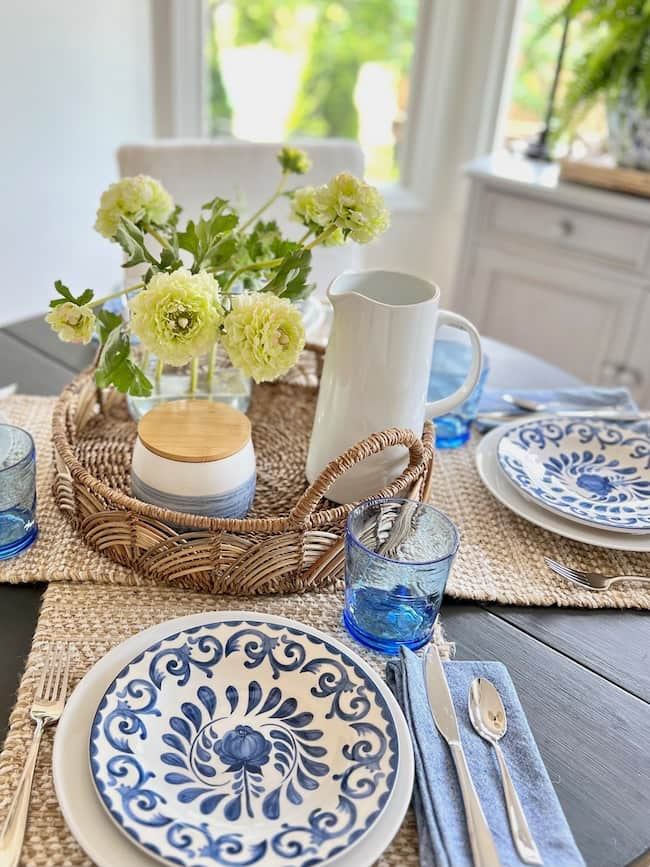 Round Table Runner Ideas with Two Jute Criss-Crossing Table runners