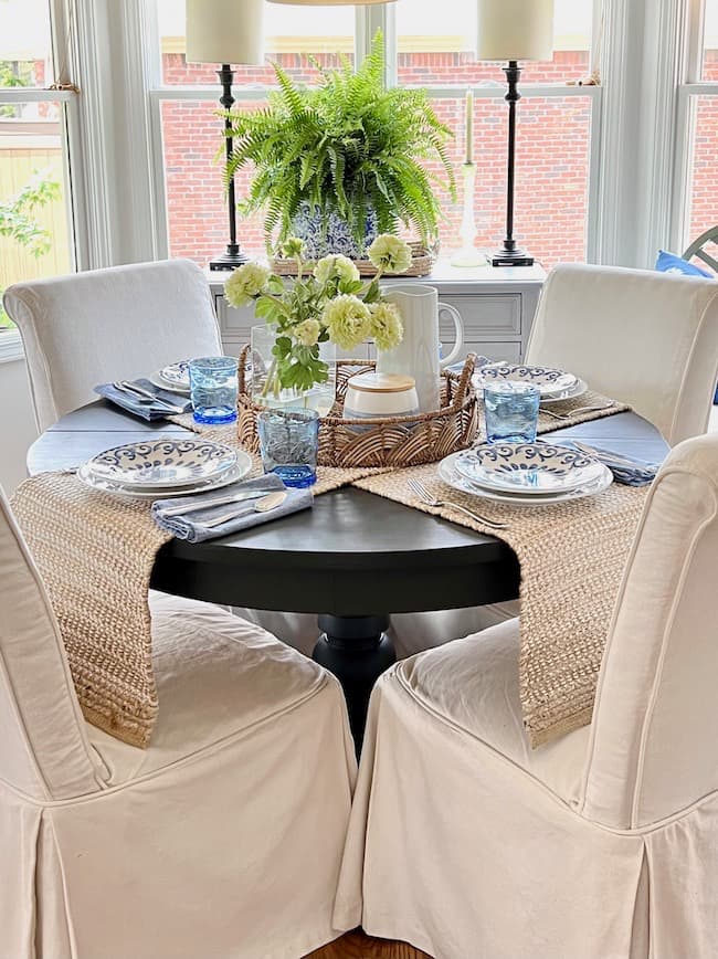 Round Table Centerpiece Ideas for Summer