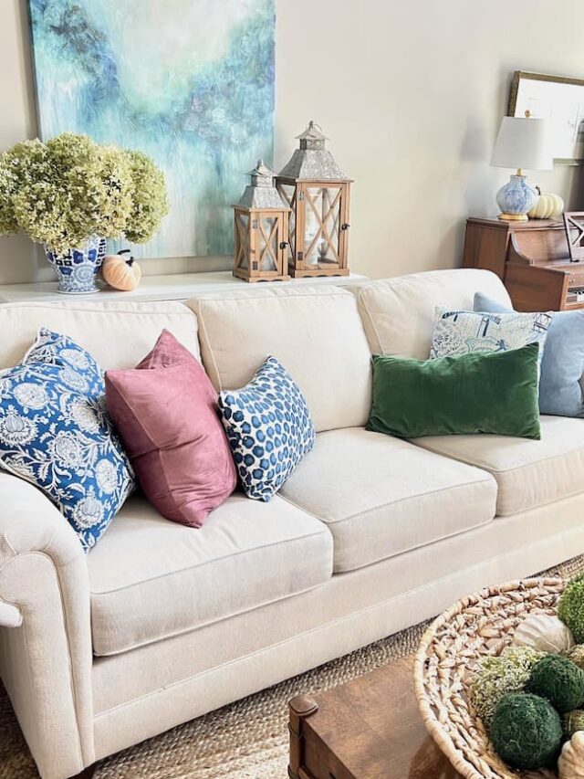 Warm Up Your Space: Cozy Living Room Decor with a Moody Fall Twist ...