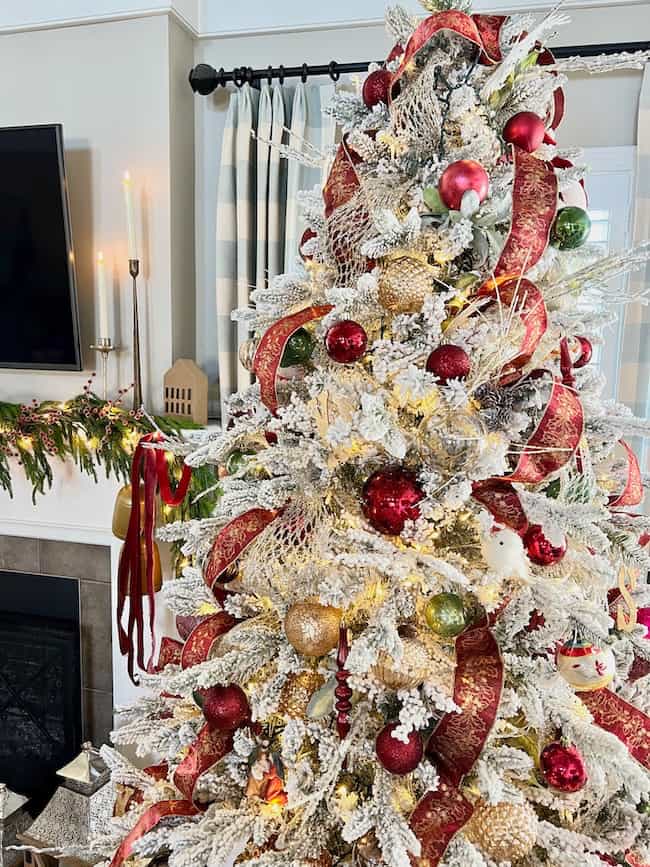 Flocked Christmas Tree Decorating ideas